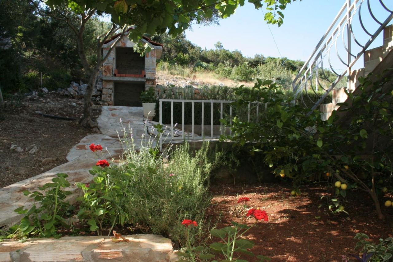 Apartments By The Sea Cove Zarace - Gdinj, Hvar - 4598 Εξωτερικό φωτογραφία